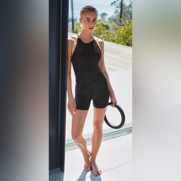 NWT Prana Becksa Shortie Solid Black - Picture 1 of 9